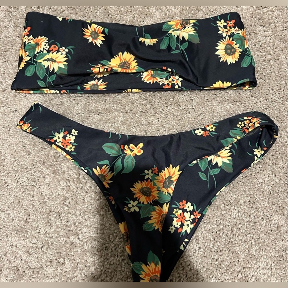 π Bikini Bundle π - Picture 2 of 5
